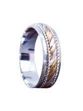 Load image into Gallery viewer, 9ct Three Tone Band SizeY 7 mm
1304510 6.5g Diagonal Right