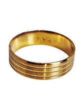 Load image into Gallery viewer, 9ct Yellow Gold Matt Shiny Band Size Z 7mm Top
