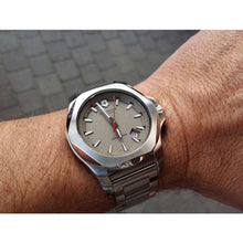 Load image into Gallery viewer, Victorinox Swiss Army INOX Watch 241739 Stainless Steel Case With Grey Dial On Stainless Steel Strap
